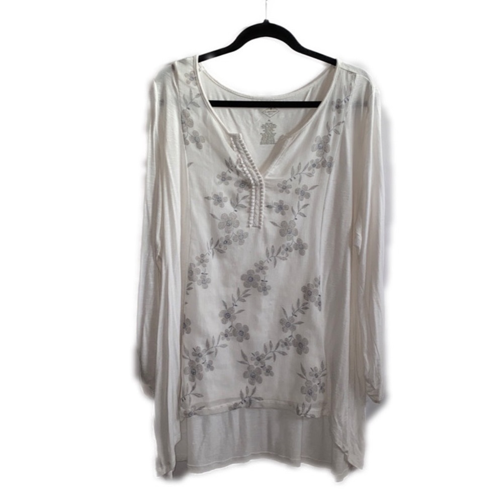 St. John’s Bay Womens XL Blouse 3/4 Sleeve Vneck flower design button white blue